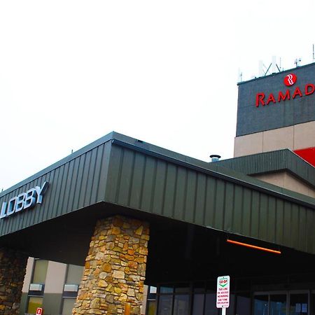 Ramada By Wyndham Edmonton Yellowhead Nw Esterno foto