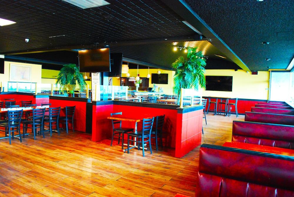 Ramada By Wyndham Edmonton Yellowhead Nw Esterno foto