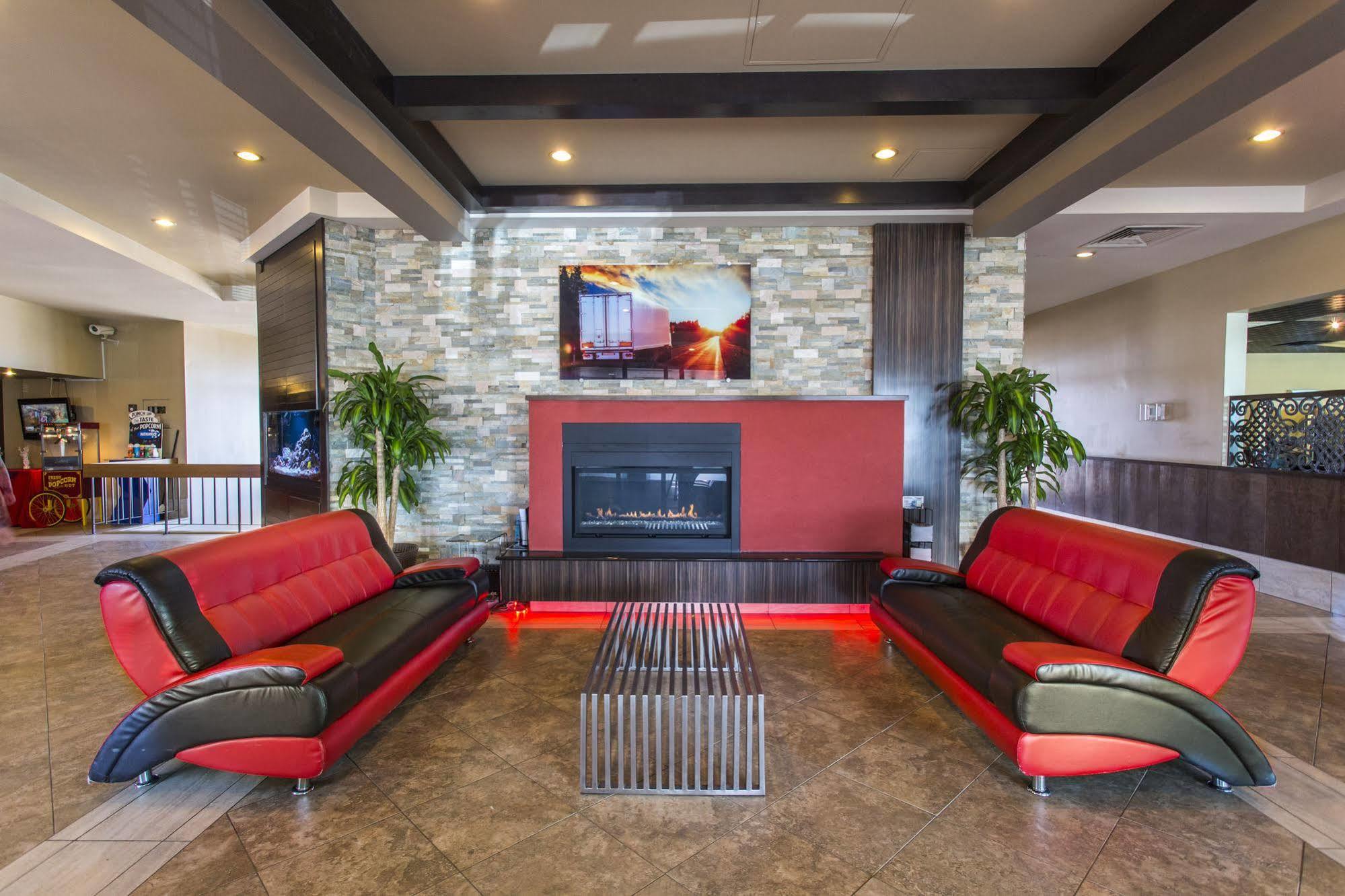 Ramada By Wyndham Edmonton Yellowhead Nw Esterno foto