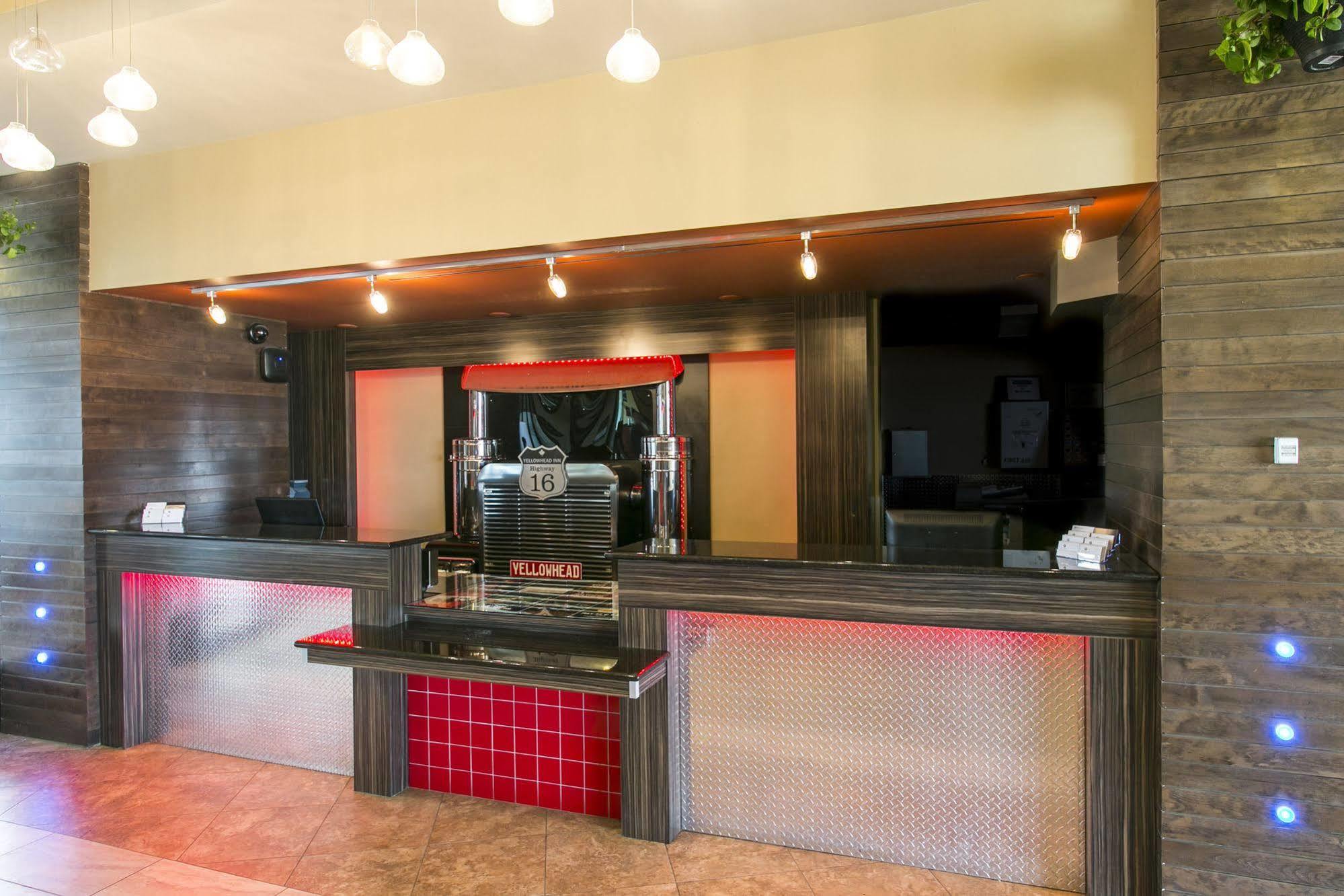 Ramada By Wyndham Edmonton Yellowhead Nw Esterno foto
